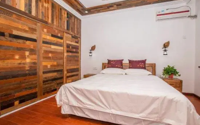 Aiqinhai Guesthouse
