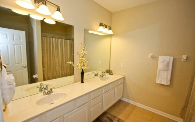 Ravis Retreat Townhouse at Vista Cay Resort