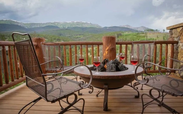 Cloud Peak Vista Peak 7 Private Home with Hot Tub