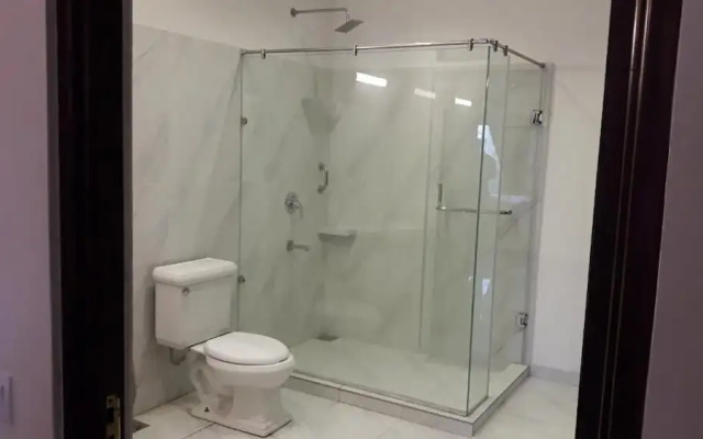 MaryLeena Hotel Gulberg