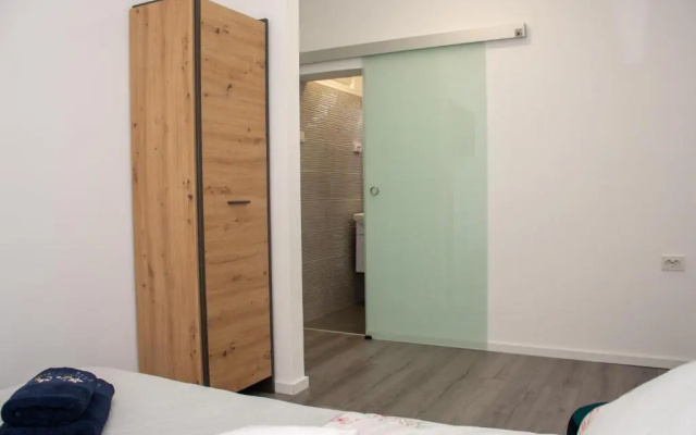 Apartment 7