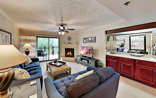 210roarh 2 Bedroom Condo