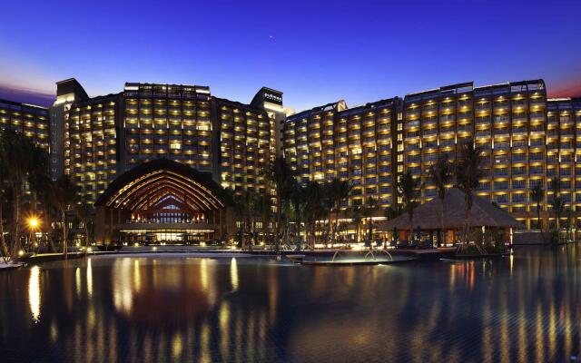 Отель Pullman Oceanview Sanya Bay Resort & Spa вид на фасад