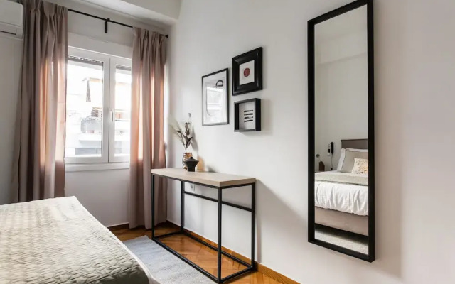 Groovy 2BR Apartment in Koukaki