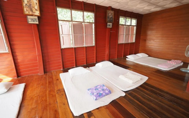 Ram Yai Homestay - Hostel