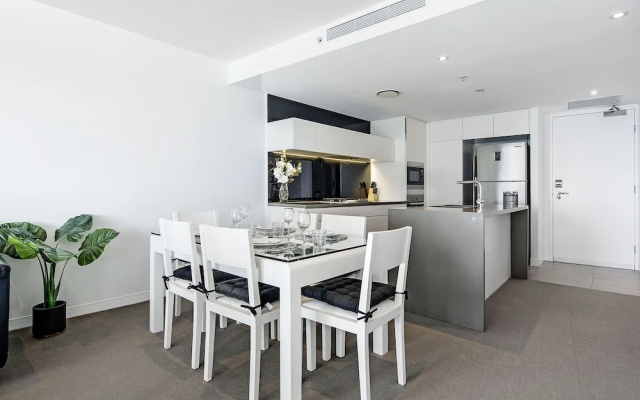 Oracle Sleek & Stylish 2 Bedroom Ocean View