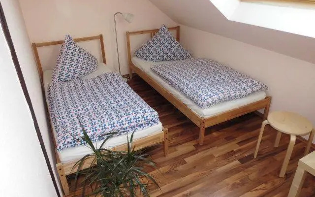 Sehr-schoene-4-Raum-Maisonette-Fewo-mit-100qm-zentral-preiswert-T9