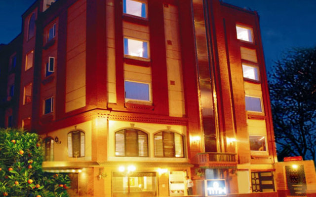 Отель Anila Hotel Индия, Нью-Дели - отзывы, цены и фото номеров - забронировать отель Anila Hotel онлайн вид на фасад