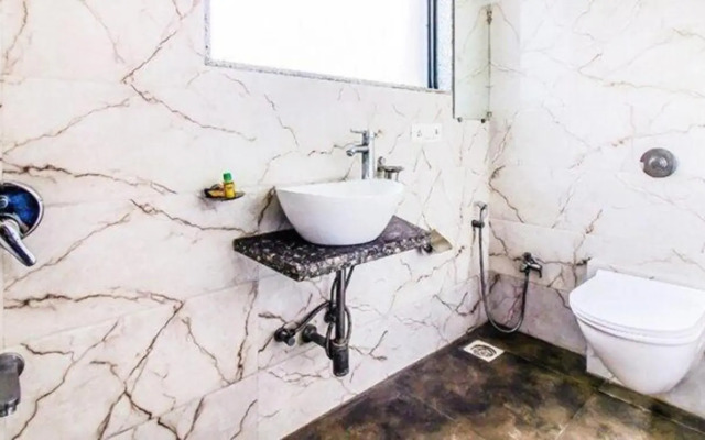FabHotel Arton Suites Andheri East