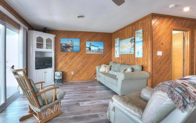 Ocean Breeze Retreat