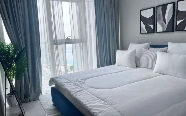 2 Bedroom Flat Beachfront Palm Jumeirah