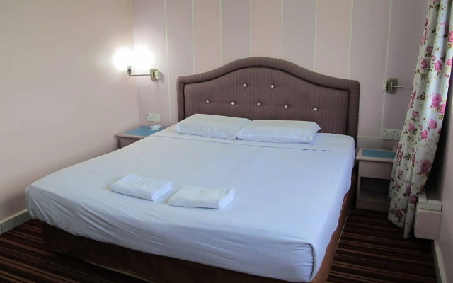 Hotel Sungai Emas
