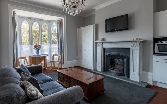 Elegant Georgian 1 Bed Apartment in Herne Bay