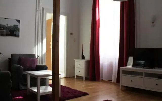Opera Classical Comfort Apartment