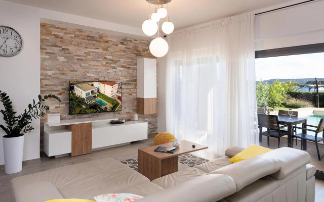 Villa in Turanj With Stunning Sea Views