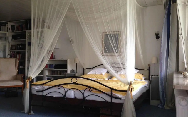 Himmelbett mit Seeblick