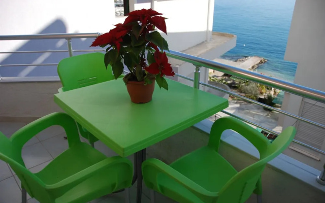 Kleri Beach Apartments