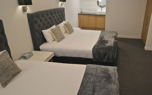 Quays Hotel