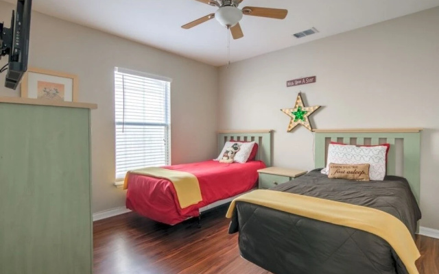 Feeling Like A Rockstar! 3 Bedroom Home