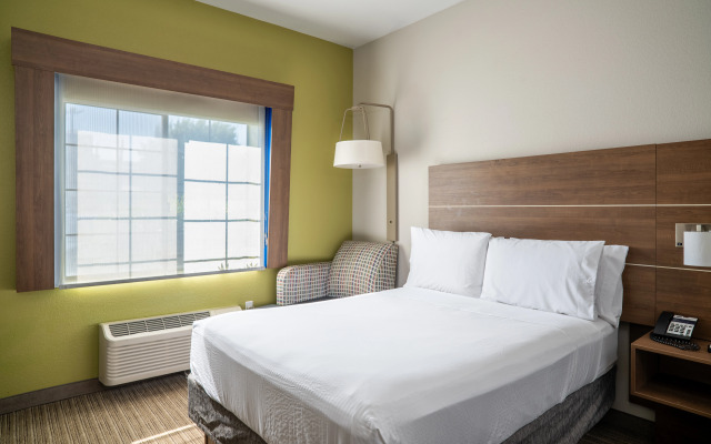Holiday Inn Express Hotel & Suites Hesperia by IHG