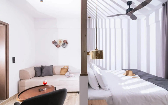 Eleaterra Hotel
