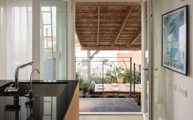 Old Jaffa Artistic Retreat by Sea N Rent
