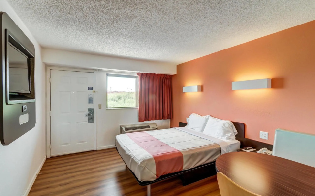 Motel 6 Berea, KY