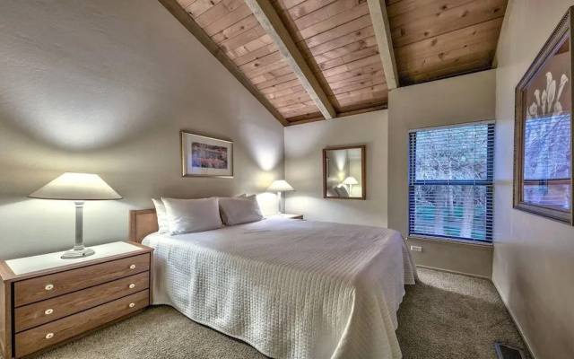 628 Lake View