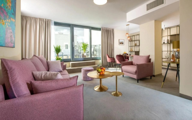Xerion Hotel
