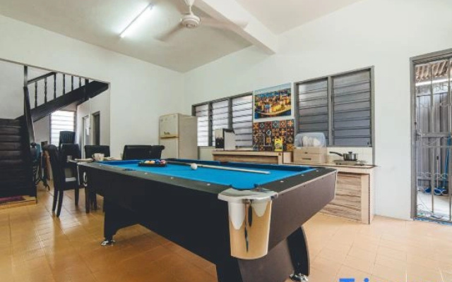 Batu Pahat Sri Jaya Villa 4BR 18pax