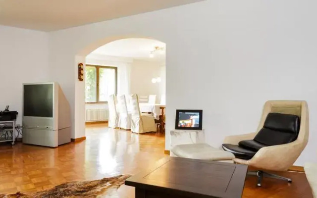 Villa West