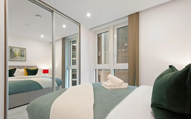 Aldgate Apartment By Mysquare