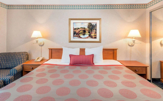 Holiday Inn Hotel & Suites SEATTLE-KENT