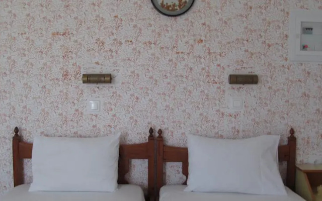 Agios Stefanos Studios & Apartments