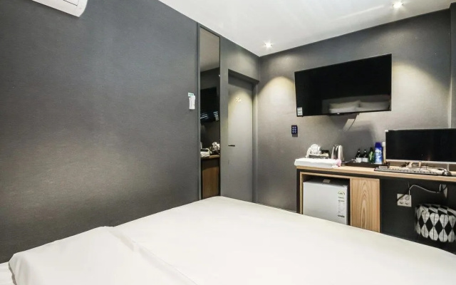 Hotel Deluxe - Hostel