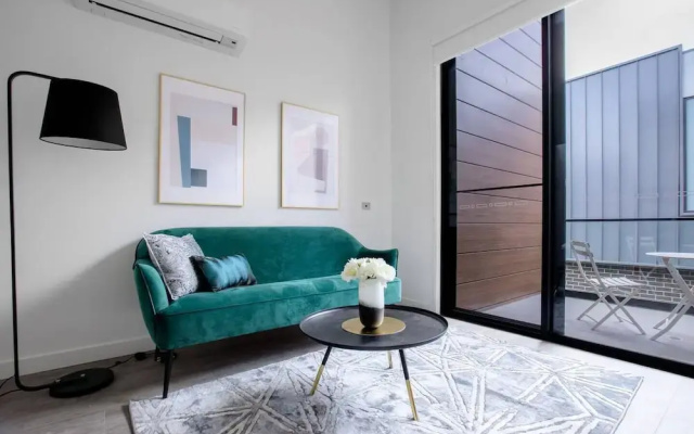 Taste of Art! Stunning Townhouse Stay@moonee Ponds