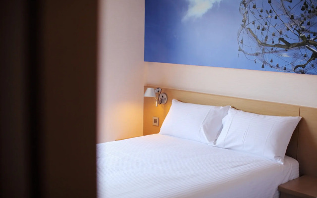 Mellow Fields Hotel