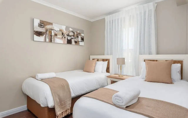 Century on Lake Luxury Apartments
