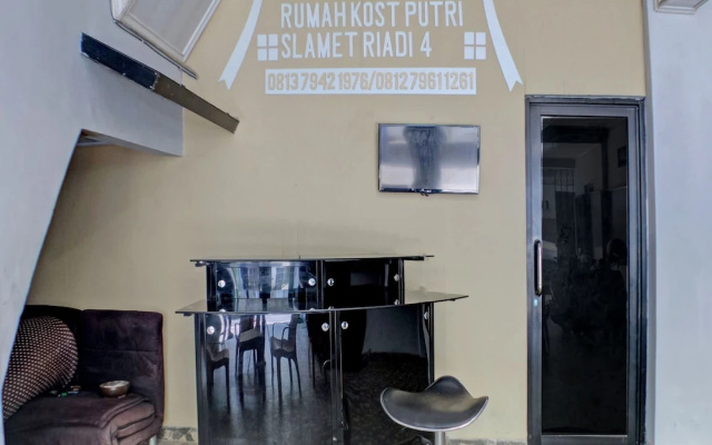 OYO Life 92830 Homestay Slamet Riadi Iv
