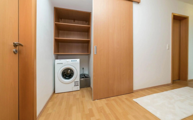 Comfy condo & FREE parking