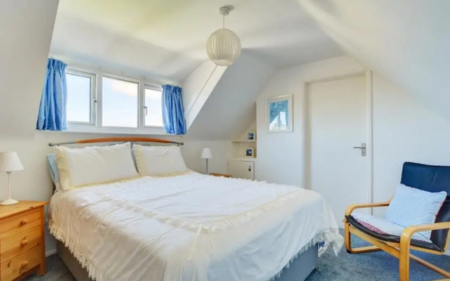 Cozy Holiday Home in Widemouth Bay With Large Garden