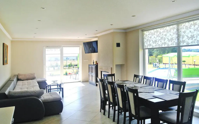 Terraced house with swimming pool and sauna, Sieciemin