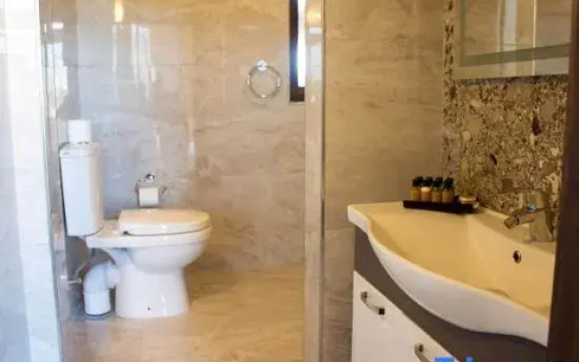 Kenn - 4 bedrooms (sleeps 8+2 kids) Gharb village