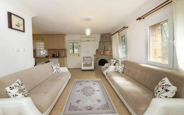 Splendid Villa Surrounded by Nature near Milas-Bodrum Airport