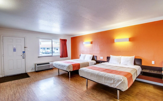 Motel 6 Manteca, CA