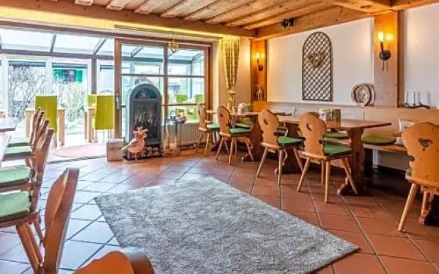 Das Maximilian by stayFritz - DZ Sonnblick mit Frühstück, Sauna & Schwimmteich