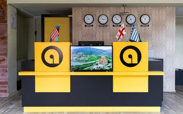 Отель Aura Plaza