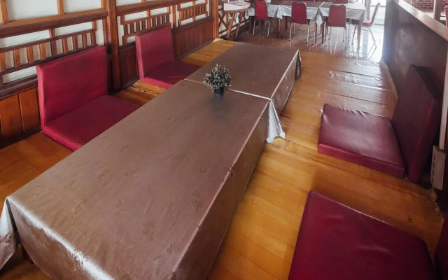 OYO 1300 Crecia Guest House