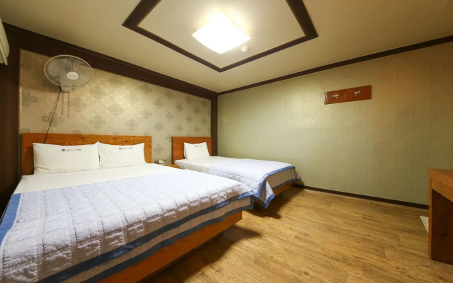 Goodstay Alps Motel