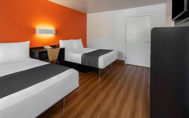 Studio 6 Suites Carpinteria, CA–Santa Barbara - South